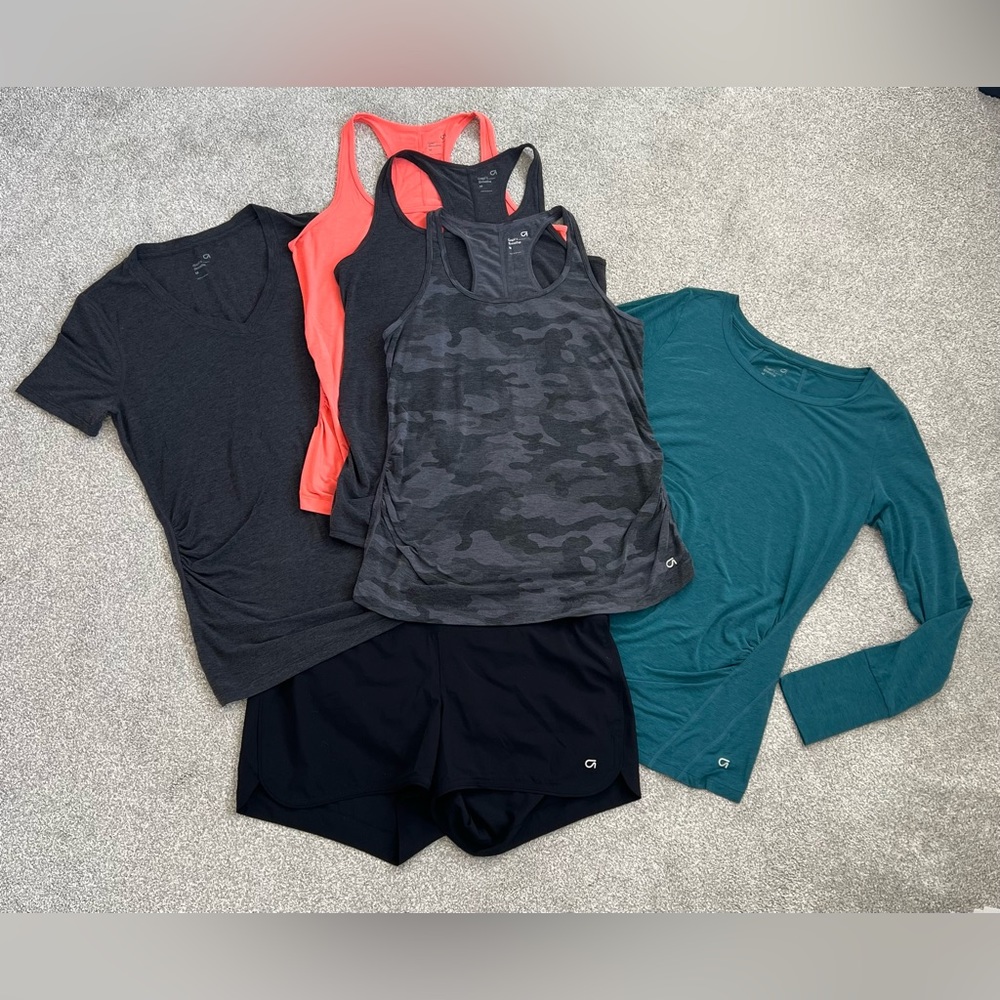Gap Fit Breathe Maternity Bundle Size M